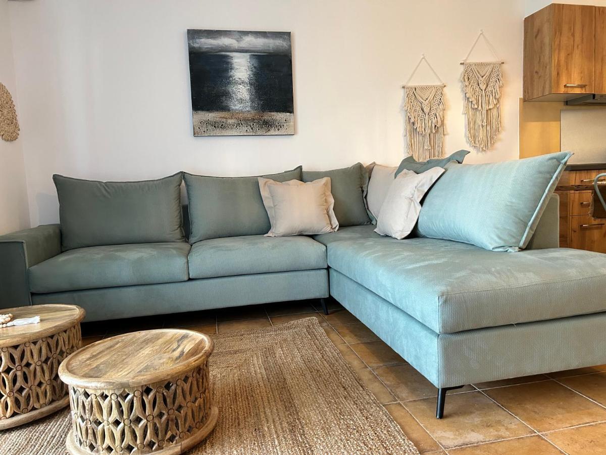 Calliopes By The Sea Boutique Suites Paralia Dionysiou Dış mekan fotoğraf
