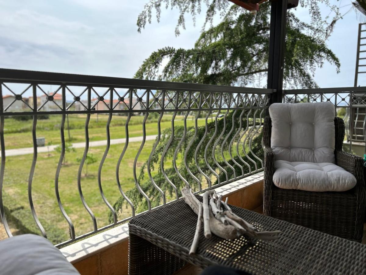 Calliopes By The Sea Boutique Suites Paralia Dionysiou Dış mekan fotoğraf