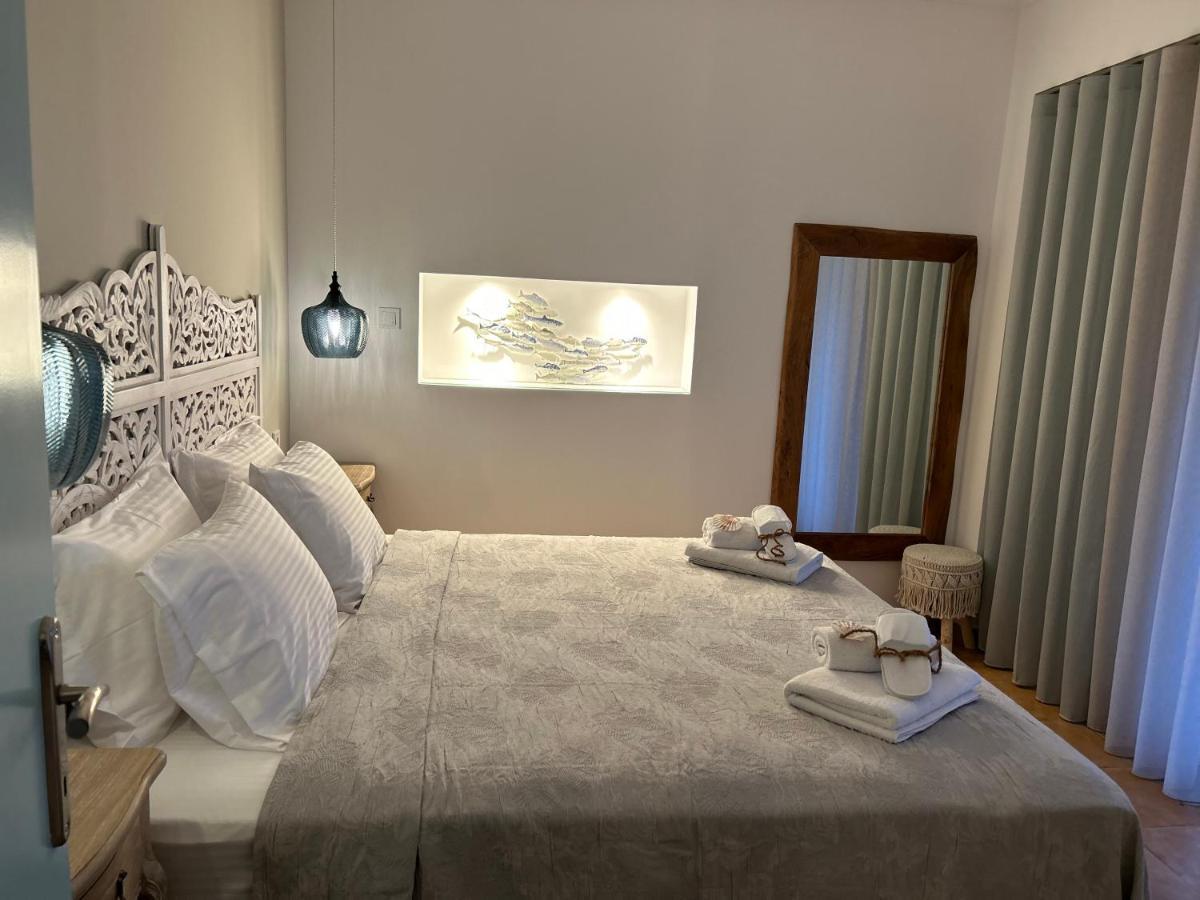Calliopes By The Sea Boutique Suites Paralia Dionysiou Dış mekan fotoğraf