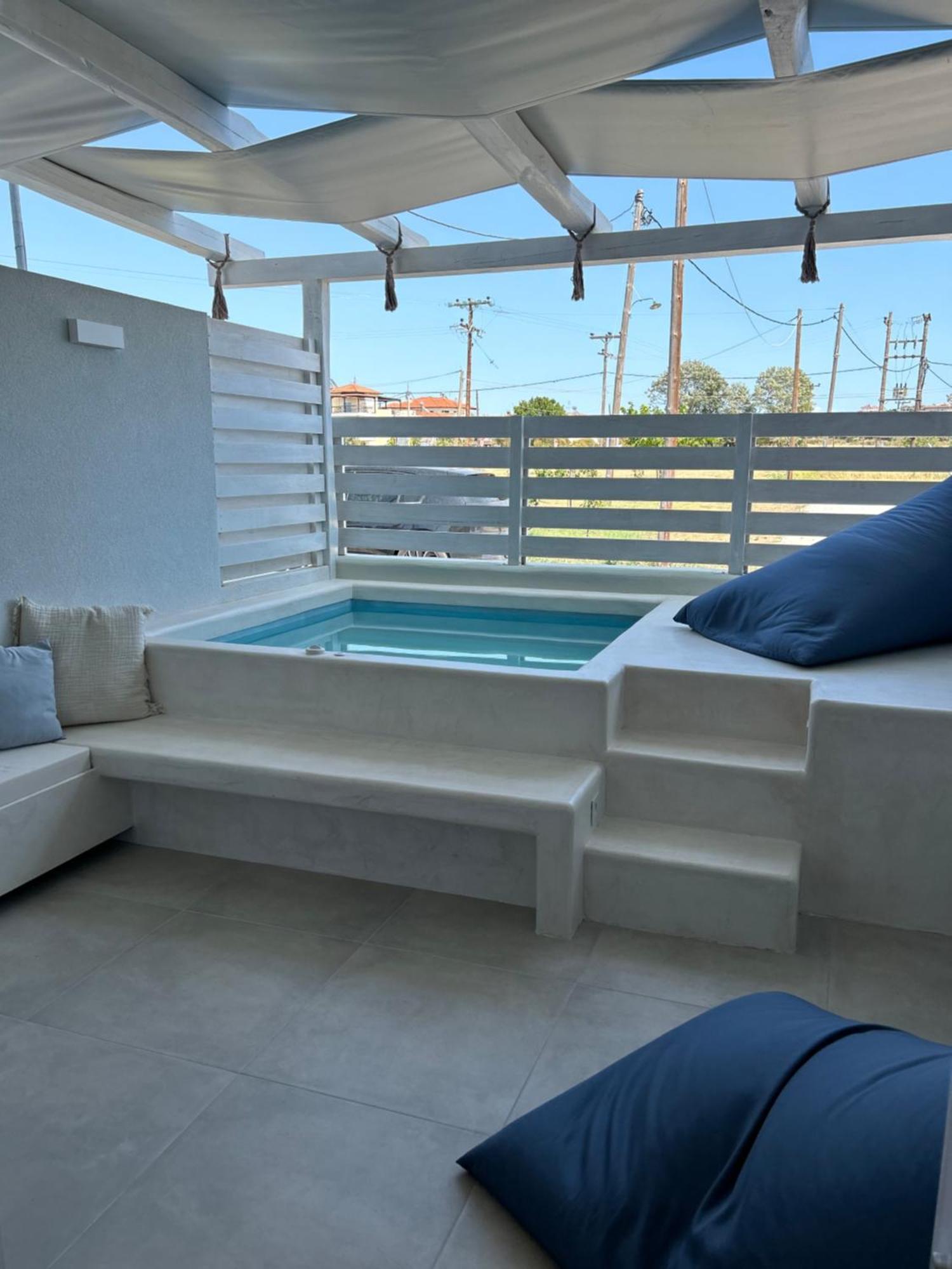 Calliopes By The Sea Boutique Suites Paralia Dionysiou Dış mekan fotoğraf