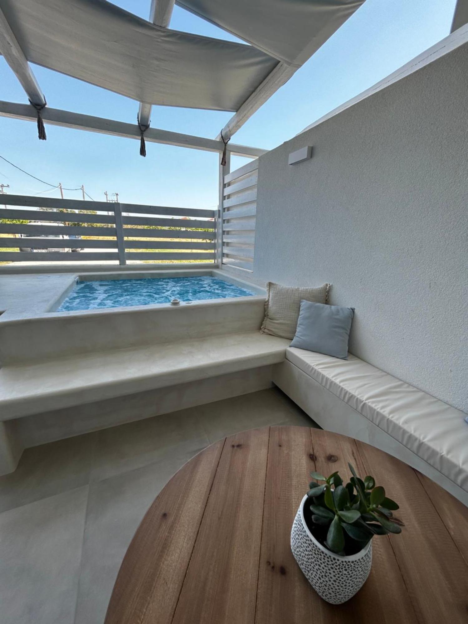 Calliopes By The Sea Boutique Suites Paralia Dionysiou Dış mekan fotoğraf